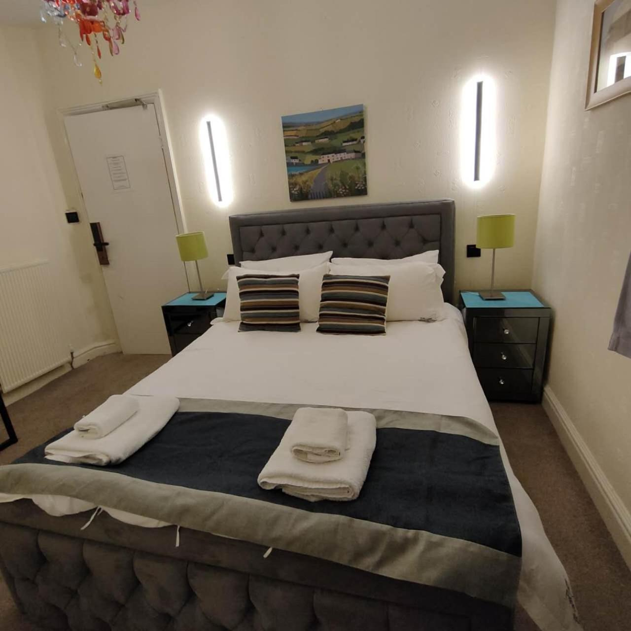 The Ambleside Apartments - Self Catering With Private Kitchen - Best For Location Εξωτερικό φωτογραφία